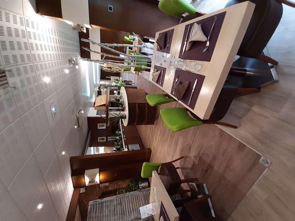 Kyriad Hotel Nevers Centre Restaurant foto